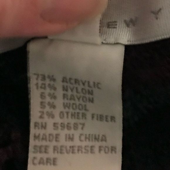 Curio New York | Afghan Sweater in Shades of Purple - Picture 15 of 16